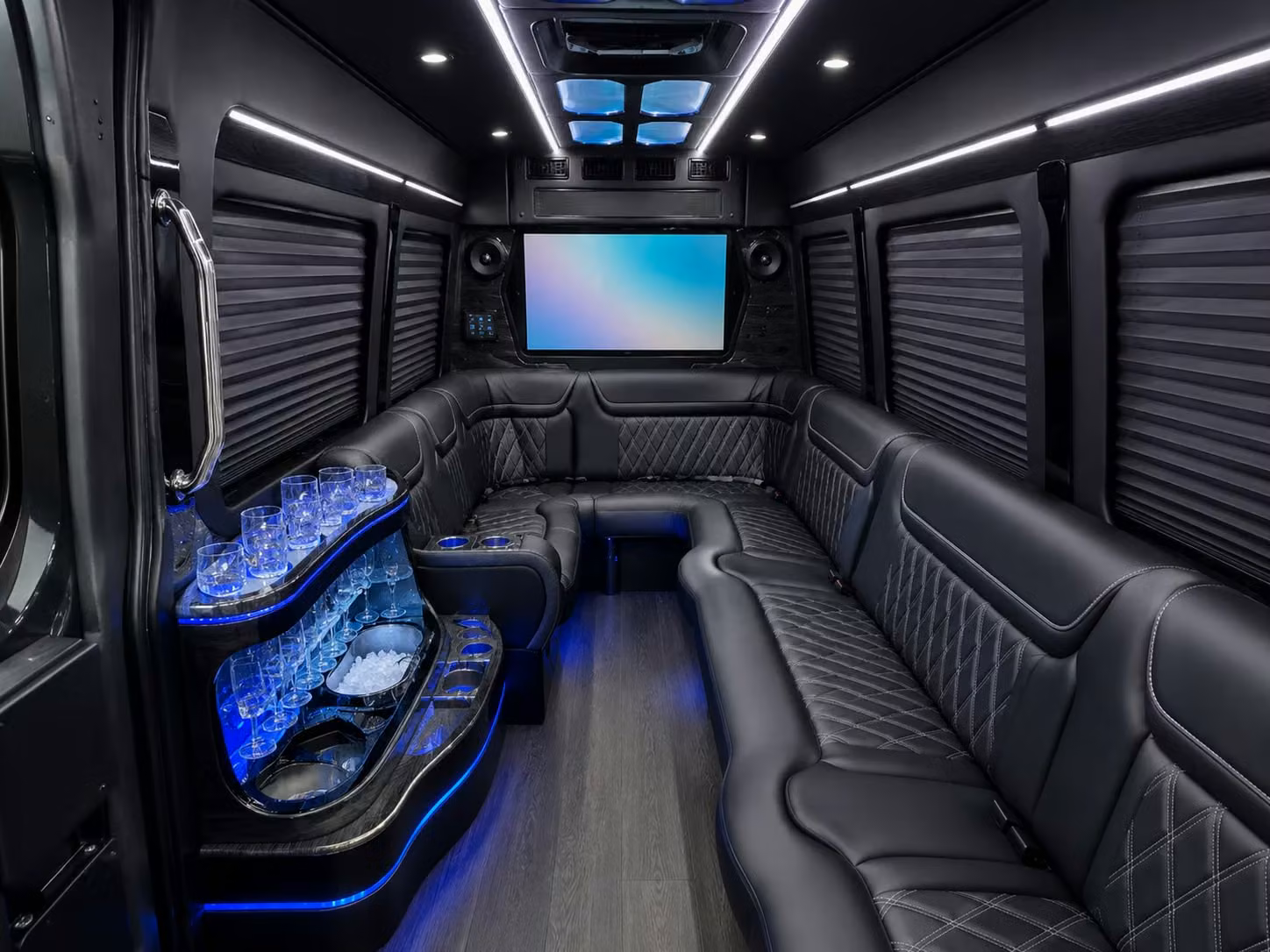 queencreekcharterbuscompany com makes it possible to book prom transportation in queen creek that runs on your schedule