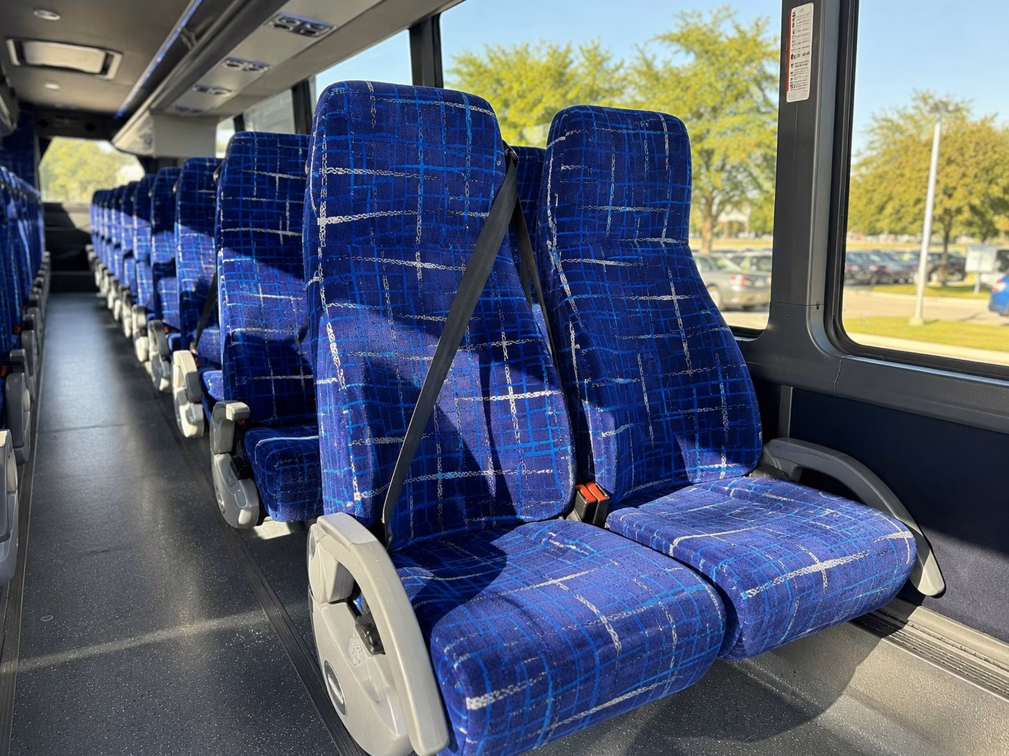 shuttle guests between queen creek wedding venues and east valley hotels without the headache